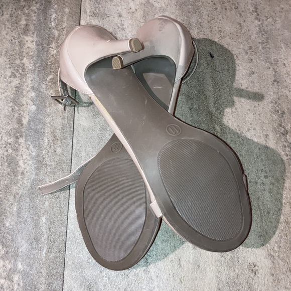 Xhilartion Ladies Heels - Picture 4 of 4